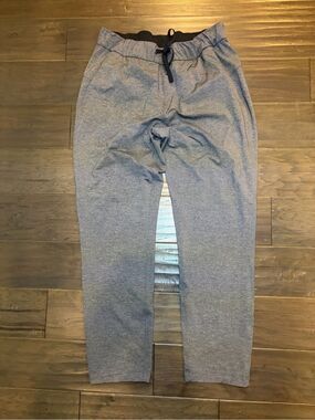 Lululemon Men's Heather Gray Performance Joggers - Drawstring Waist. Size 8.